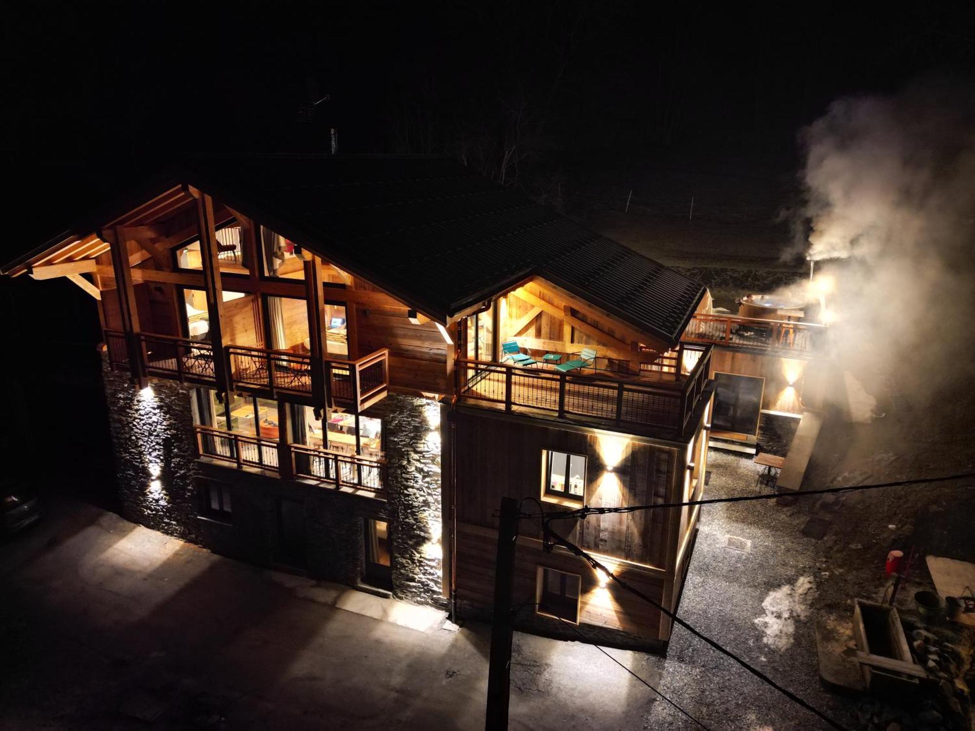 La Grange Des Eulets Hotell Bourg-Saint-Maurice Exteriör bild